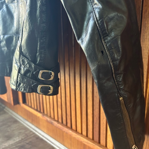 Vintage Black Leather Coat - Picture 9 of 12